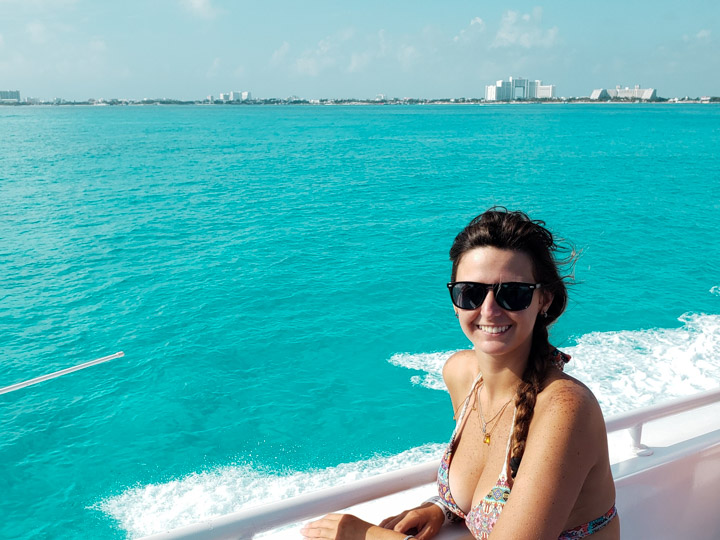 Passeio de barco pelo mar de Cancun